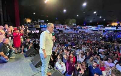 Encontro em torno de André Ceciliano reúne mais de 10 mil pessoas